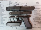 GLOCK 22 gen 2 .40 S&W - 3 of 3