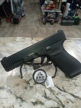 GLOCK G20 GEN 5 MOS 10MM/.40 S&W - 1 of 3