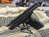 SPRINGFIELD ARMORY XD-40 .40 S&W - 3 of 3