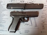 GLOCK 22 gen 2 .40 S&W - 1 of 2