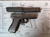 GLOCK 22 G22 Gen 2 .40 CALIBER - 1 of 3