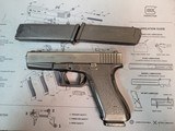 GLOCK 22 G22 Gen 2 .40 S&W - 2 of 3