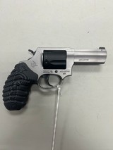 TAURUS DEFENDER 605 .357 MAG - 1 of 3