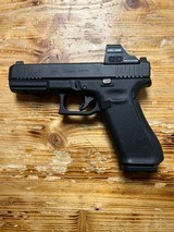 GLOCK 22 G22 Gen 5 .40 S&W - 2 of 3