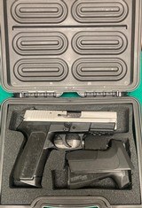 SIG SAUER E2022 9MM LUGER (9X19 PARA) - 1 of 1