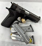 SMITH & WESSON 411 .40 S&W - 2 of 3
