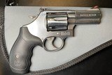 SMITH & WESSON 686 PLUS .357 MAG - 1 of 2