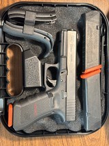 GLOCK 22 G22 GEN 4 .40 (Night Sights) POLICE TRADE IN .40 CALIBER - 1 of 3