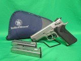 SMITH & WESSON 4006 .40 S&W - 1 of 3