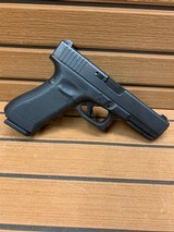 GLOCK 17 GEN 4 9MM LUGER (9X19 PARA)