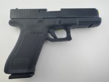GLOCK G22 GEN5 .40 S&W - 2 of 3