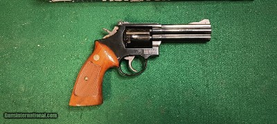 SMITH & WESSON Model 16-4 .32 H&R MAG