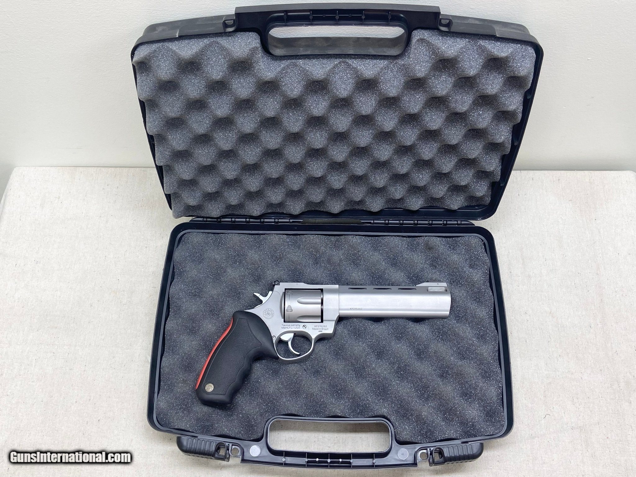 TAURUS 444 RAGING BULL 44 MAGNUM TAURUS 444 RAGING BULL 44 MAGNUM