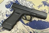GLOCK 22 G22 GEN 4 .40 S&W - 1 of 2