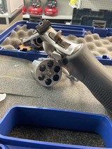 SMITH & WESSON 686 - 6 .357 MAG - 3 of 3