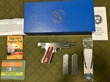 COLT 1911 GOVERNMENT .45 ACP - 1 of 2