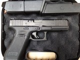 GLOCK 17 g17 gen 5 9MM LUGER (9X19 PARA) - 1 of 3