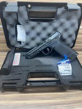 SMITH & WESSON M&P22 MAGNUM .22 WMR - 1 of 3