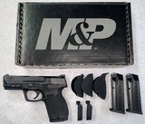 SMITH & WESSON M&P 9
M2.0 9MM LUGER (9X19 PARA) - 1 of 3
