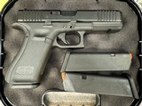 GLOCK 22 G22 Gen 5 .40 S&W - 2 of 2