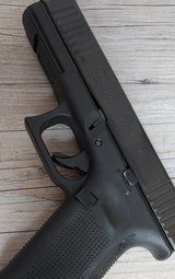 GLOCK G22 GEN5 .40 CALIBER - 3 of 3