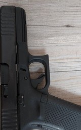 GLOCK G22 GEN5 .40 CALIBER - 2 of 3