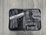 TAURUS G2C 9mm w/ holster 9MM LUGER (9X19 PARA) - 1 of 3