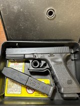 GLOCK 22 g22 gen 3 w/ Night Sights .40 S&W - 1 of 3