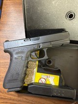 GLOCK 22 g22 gen 3 w/ Night Sights .40 S&W - 2 of 3