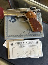 SMITH & WESSON MODEL 39-2 9MM LUGER (9X19 PARA) - 1 of 3