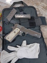 COLT LEW HORTON 1911
EL PRESIDENTE .38 SUPER - 2 of 3