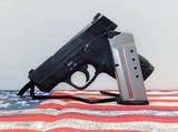 SMITH & WESSON M&P 40 SHIELD .40 S&W - 2 of 3