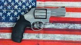SMITH & WESSON 686-6 with speedloaders .357 MAG - 2 of 3