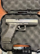 GLOCK g17 gen 3 9MM LUGER (9X19 PARA) - 2 of 3