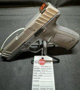 SMITH & WESSON SD40VE .40 S&W - 1 of 2