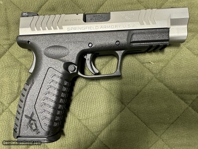SPRINGFIELD ARMORY XDM-40 TWO TONE .40 S&W