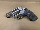 SMITH & WESSON 60 .38 SPL - 2 of 3