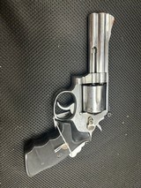 SMITH & WESSON M686-1 .357 MAG - 2 of 3