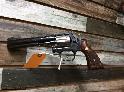 SMITH & WESSON 17-7 .22 LR
