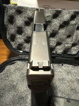 GLOCK 22 GEN 3 G22 40S&W POLICE TRADE IN .40 S&W - 3 of 3