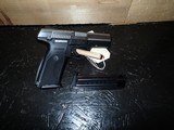 RUGER SR9 9MM LUGER (9X19 PARA) - 2 of 3