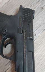 SMITH & WESSON M&P 40 SHIELD M2.0 .40 S&W - 2 of 3