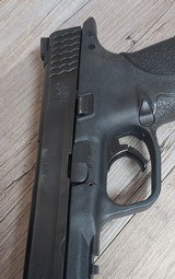 SMITH & WESSON M&P 40 SHIELD M2.0 .40 S&W - 1 of 3