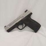 SMITH & WESSON SD40VE .40 S&W - 1 of 3