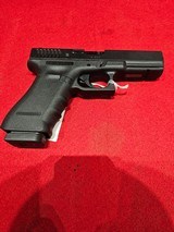 GLOCK G22 GEN 3 RTF-2 .40 S&W - 2 of 3