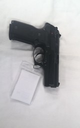 BERETTA 8040 COUGAR F .40 S&W - 2 of 2