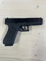 GLOCK 17 g17 gen 5 9MM LUGER (9X19 PARA) - 1 of 3
