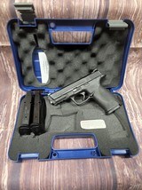 SMITH & WESSON M&P 40 .40 S&W