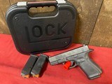 GLOCK 19 G19 compact gen 5 9MM LUGER (9X19 PARA) - 1 of 3