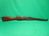 RUSSIAN SERVICE PISTOLS AND RIFLES M1938 7.62X54MMR - 2 of 3
